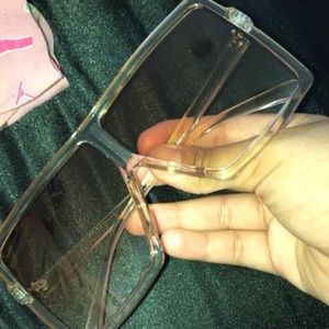 Saddity shades